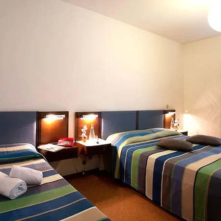 فندق Plaza 3*