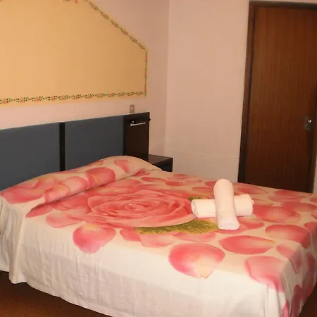 Plaza Otel 3*
